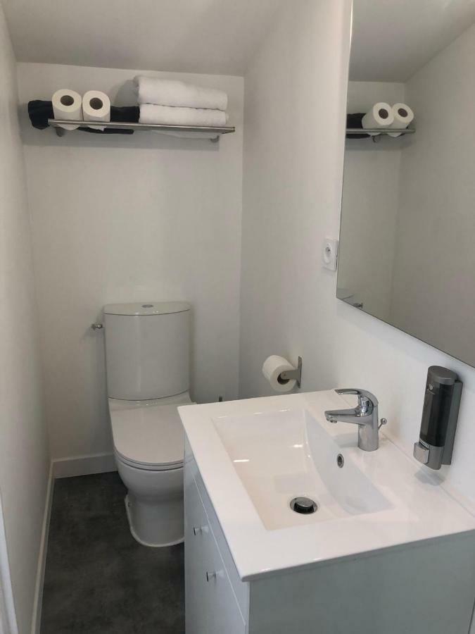La Cabane Centre La Breche Wifi Calme Linge De Pressing Νιόρ Εξωτερικό φωτογραφία